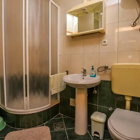 Apartment Tea